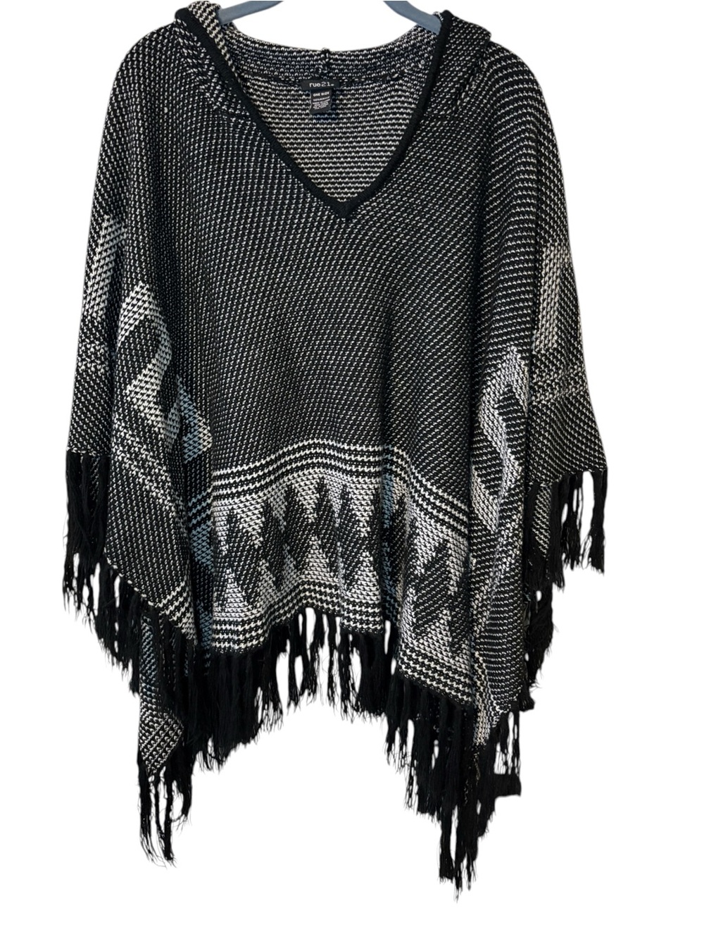 Rue21 Black & White Geometric Fringe Poncho